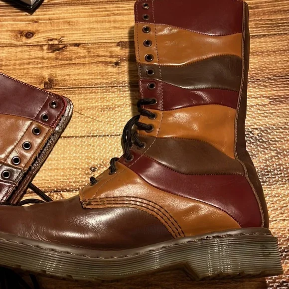 🍁🍃🍁• ⛑ Dr. Marten’s x No Autumn needed ⛑•🍃🍁 - Picture 8 of 16